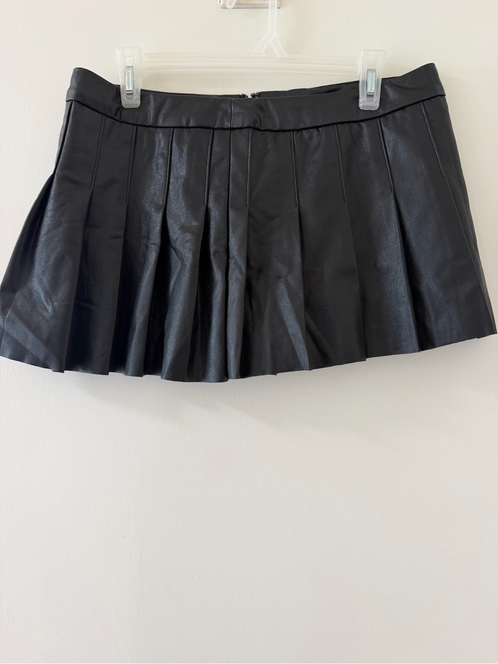 Forever 21 Black Pleated Faux Leather Mini Skirt
